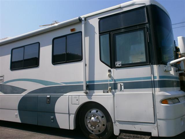 1999 Winnebago Advantage